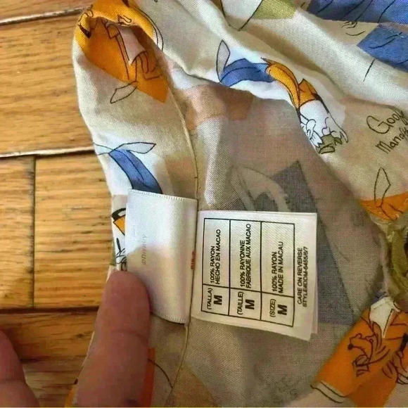 Disney Store Goofy Button Down Shirt Men’s Medium Hawaii Rayon Geometric - Picture 6 of 7